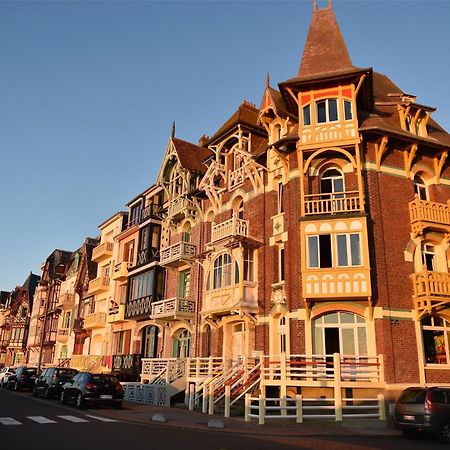 Idealement Situe "Le Studio" Les Locations Isahora Sont Aussi A 2 Pas Du Chateau D'Eu, Des Falaises Du Treport, De Mers Les Bains Et Aux Portes De La Baie De Somme Eu (Seine-Maritime) Ngoại thất bức ảnh
