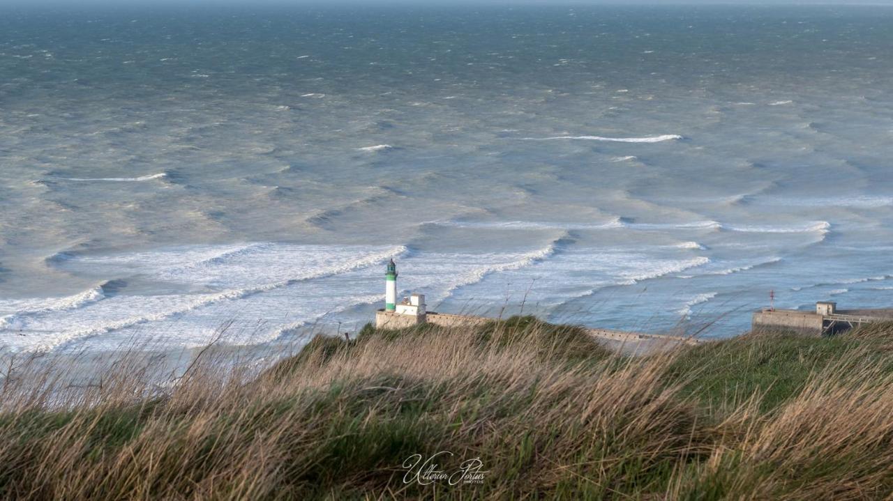 Idealement Situe "Le Studio" Les Locations Isahora Sont Aussi A 2 Pas Du Chateau D'Eu, Des Falaises Du Treport, De Mers Les Bains Et Aux Portes De La Baie De Somme Eu (Seine-Maritime) Ngoại thất bức ảnh