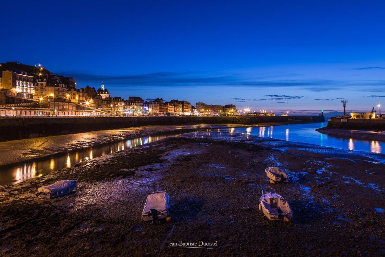 Idealement Situe "Le Studio" Les Locations Isahora Sont Aussi A 2 Pas Du Chateau D'Eu, Des Falaises Du Treport, De Mers Les Bains Et Aux Portes De La Baie De Somme Eu (Seine-Maritime) Ngoại thất bức ảnh